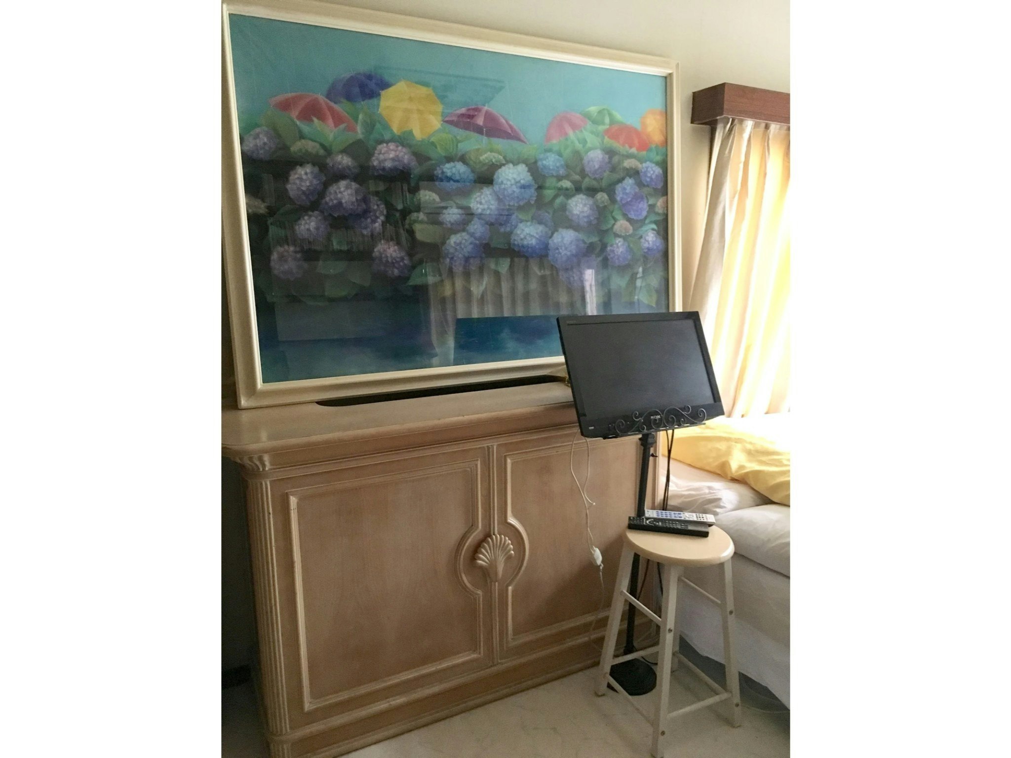 【D】あじさいの素敵な絵があるベランダ付きのお部屋!