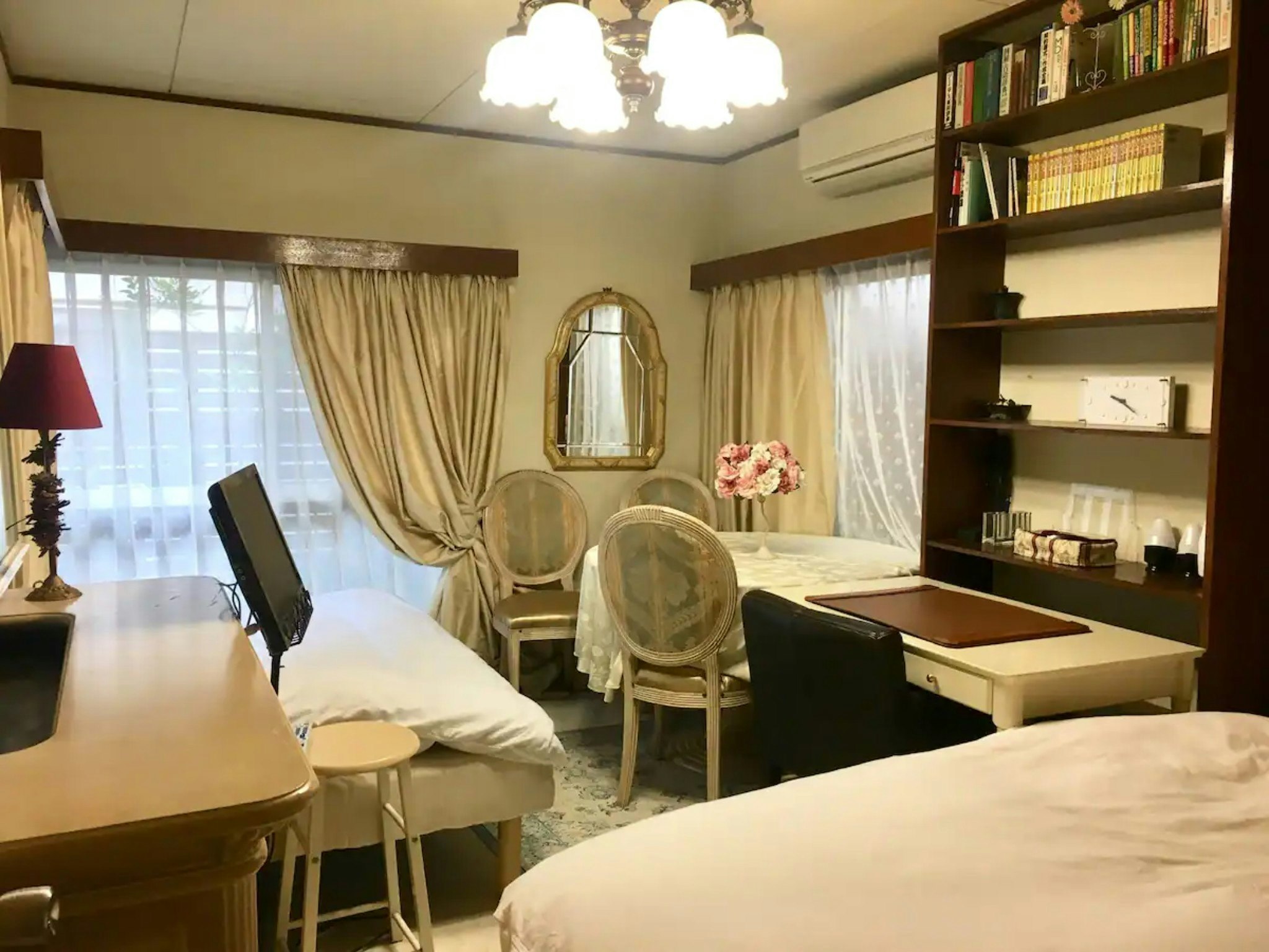 【D】あじさいの素敵な絵があるベランダ付きのお部屋!
